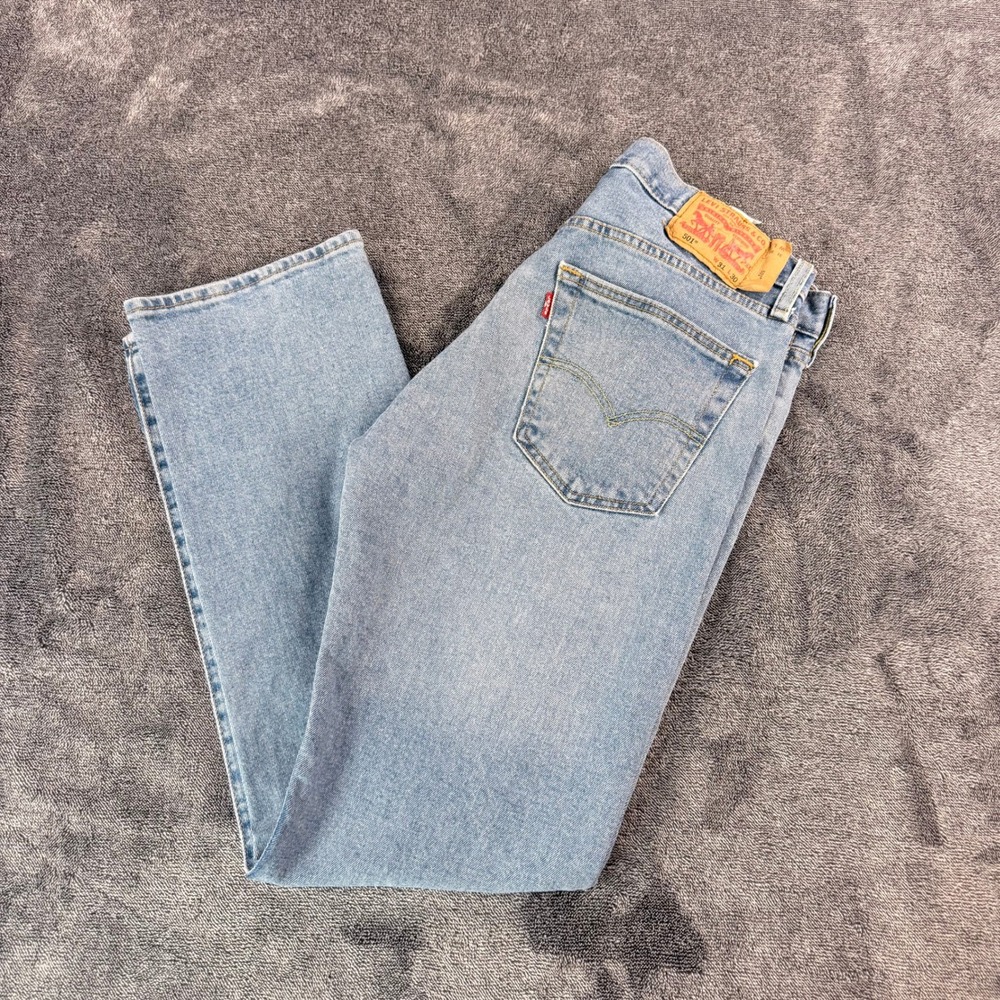 Levis 501 Original Fit Jeans Mens 31x30 Light Wash Blue Denim Button Fly